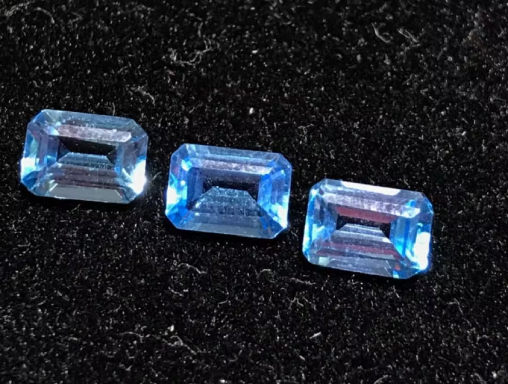 حجر توباز طبيعي 100%